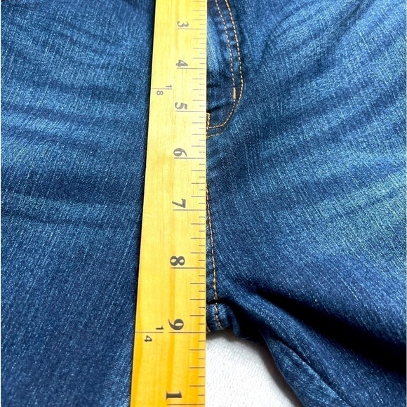 En Jean women’s Junior Size 13 Skinny Dark Washlights distressed - Picture 4 of 9
